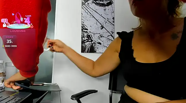 Snapshot of Allison_greey chatting on March 2025 12:35:02 PM Allison greey online show from March 2025 12:35:02 PM