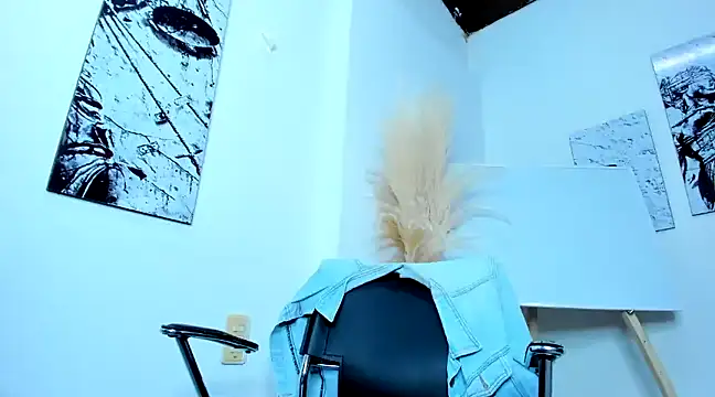 Snapshot of Allison_greey chatting on March 2025 12:34:01 PM Allison greey online show from March 2025 12:34:01 PM