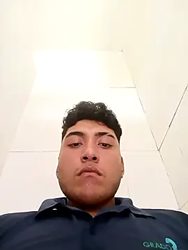crisssalazar online show from September 2025 09:14:01 PM