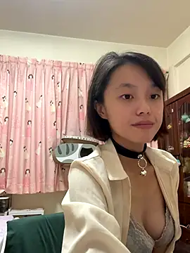 ladypaggy online show from November 2025 06:01:01 PM