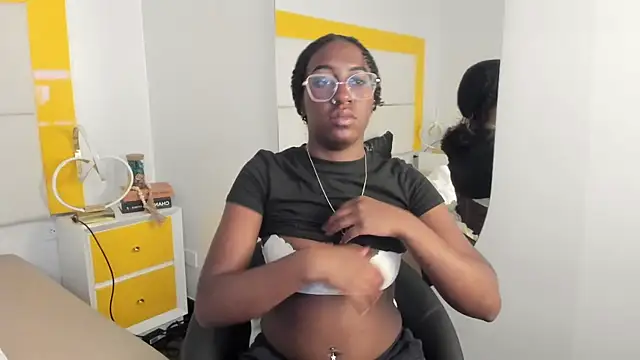 Qeen blackk online show from March 2026 05:33:01 PM