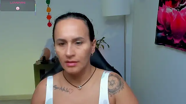 Snapshot of Sara_Charmy chatting on May 2026 11:20:01 AM Sara Charmy online show from May 2026 11:20:01 AM