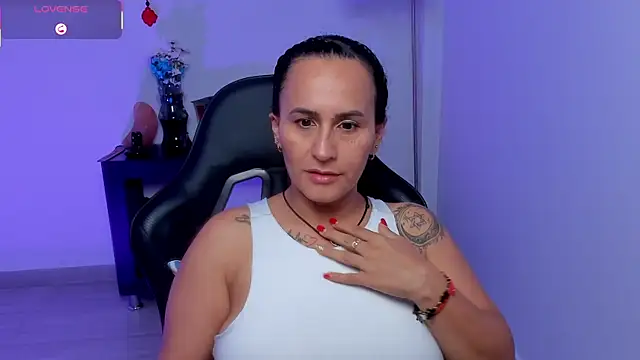 Snapshot of Sara_Charmy chatting on June 2026 10:37:02 PM Sara Charmy online show from June 2026 10:37:02 PM