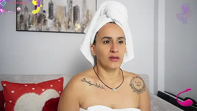 Snapshot of Sara_Charmy chatting on November 2025 12:10:02 PM Sara Charmy online show from November 2025 12:10:02 PM