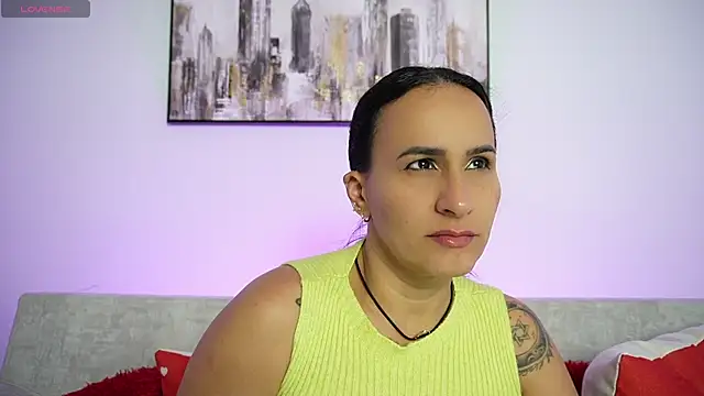 Snapshot of Sara_Charmy chatting on December 2025 11:33:02 AM Sara Charmy online show from December 2025 11:33:02 AM