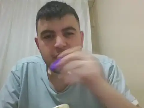 Snapshot of Iamcan_07 chatting on March 2025 08:14:01 PM Iamcan 07 online show from March 2025 08:14:01 PM