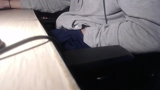 GreekDaddyNickOfficial online show from March 2025 01:23:02 PM