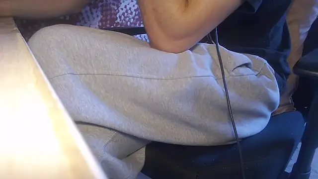 GreekDaddyNickOfficial online show from November 2025 08:18:01 AM