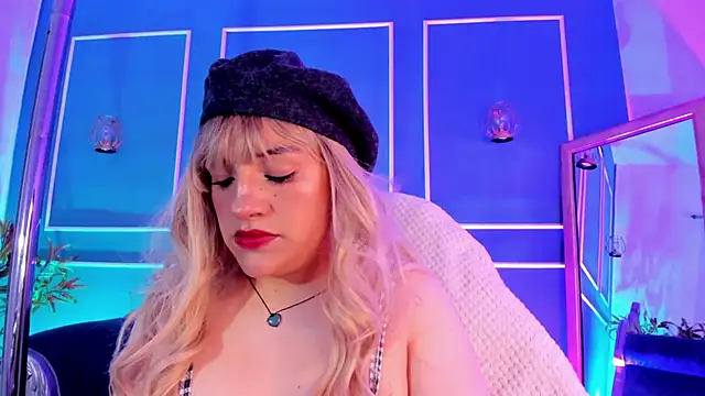 TaraTaylorr online show from November 2025 02:01:03 AM