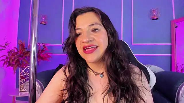 TaraTaylorr online show from October 2025 02:15:01 AM