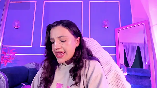 TaraTaylorr online show from November 2025 02:23:02 AM