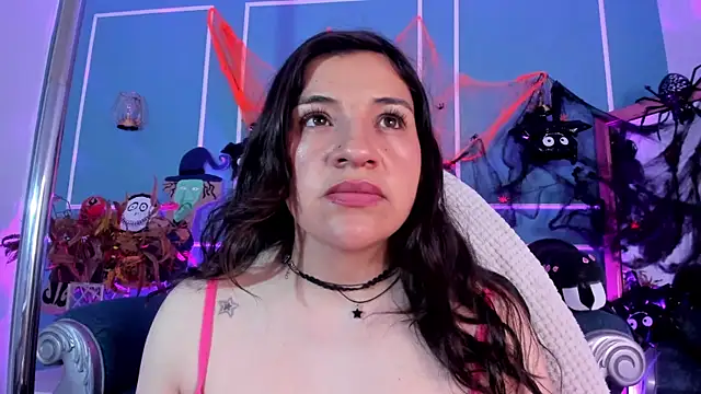 TaraTaylorr online show from October 2025 02:19:01 AM