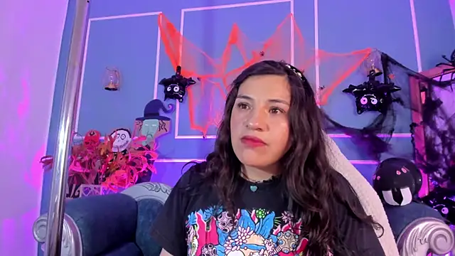 TaraTaylorr online show from October 2025 02:43:02 AM