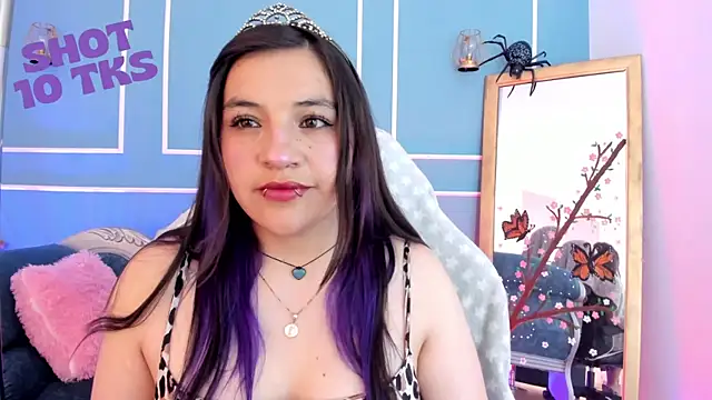 TaraTaylorr online show from May 2026 03:32:01 AM