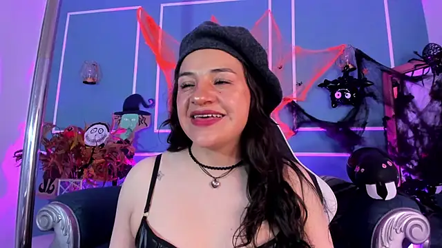 TaraTaylorr online show from October 2025 02:45:01 AM