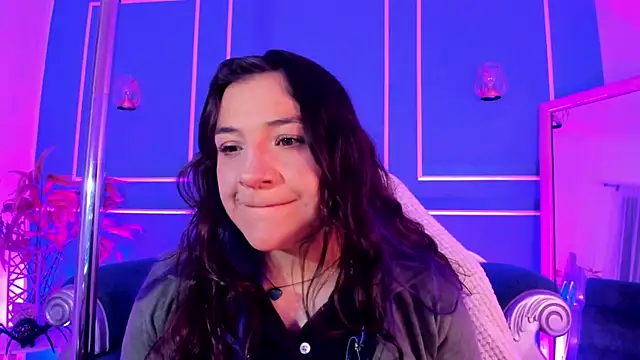 TaraTaylorr online show from December 2025 02:44:01 AM