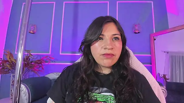 TaraTaylorr online show from October 2025 02:33:02 AM