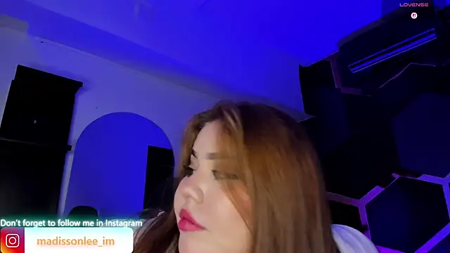 Snapshot of MadissonLee__ chatting on June 2026 03:45:02 AM MadissonLee online show from June 2026 03:45:02 AM
