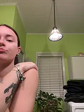 Evalynfox online show from March 2025 04:34:02 AM