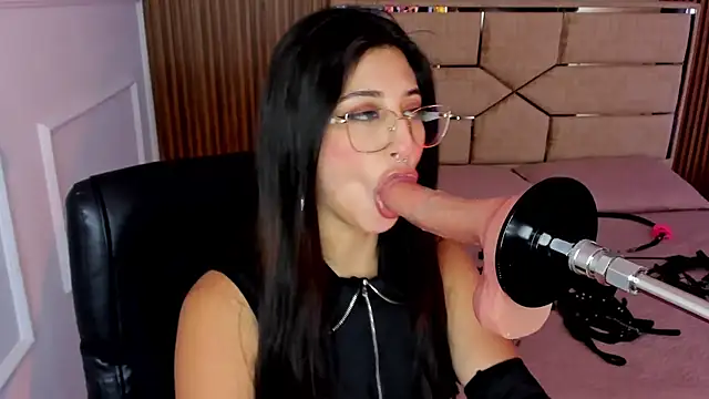 Gabrielakassi online show from November 2025 12:20:01 PM