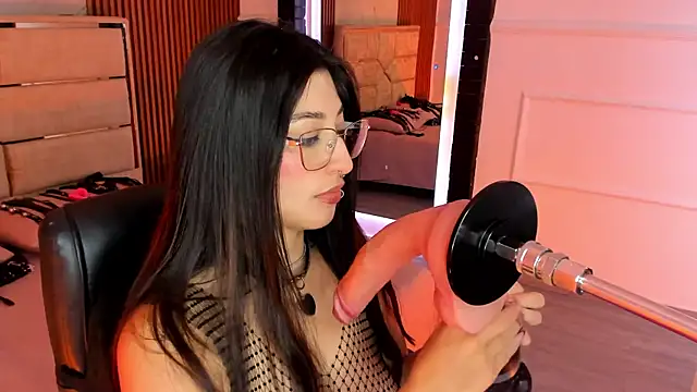 Gabrielakassi online show from November 2025 12:15:02 PM