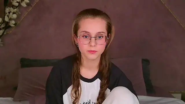 RileyMimicho online show from September 2025 08:37:01 PM