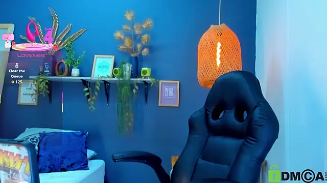 yessila parker online show from November 2025 02:37:01 AM