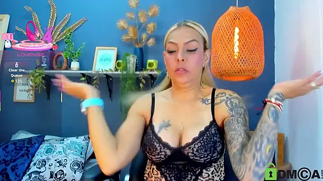 yessila parker online show from November 2025 01:53:01 AM