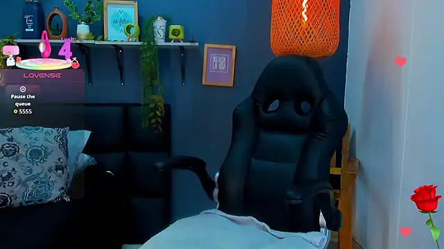 yessila parker online show from February 2026 10:05:01 AM