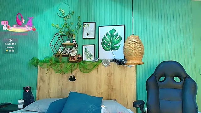 yessila parker online show from December 2025 05:05:01 PM