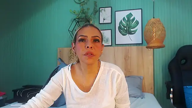 yessila parker online show from December 2025 05:45:01 PM