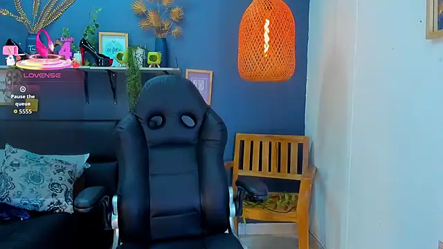 yessila parker online show from March 2026 09:27:02 AM