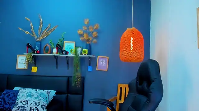 yessila parker online show from February 2026 09:53:02 AM