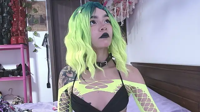  mollycrystal online show from February 2026 04:00:02 AM