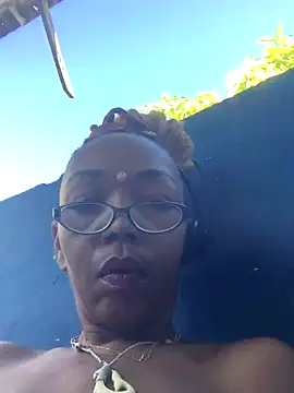 Snapshot of Ladyzee25 chatting on November 2025 05:57:01 PM Ladyzee25 online show from November 2025 05:57:01 PM