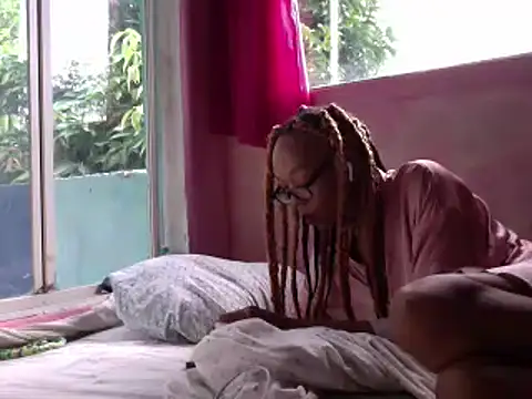 Ladyzee25 online show from March 2026 12:28:02 PM