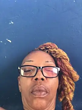Snapshot of Ladyzee25 chatting on July 2026 11:38:01 AM Ladyzee25 online show from July 2026 11:38:01 AM