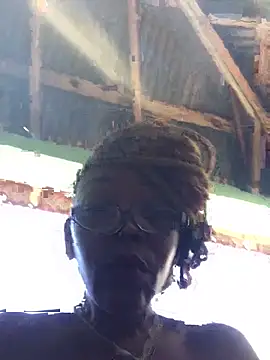 Snapshot of Ladyzee25 chatting on November 2025 05:49:02 PM Ladyzee25 online show from November 2025 05:49:02 PM