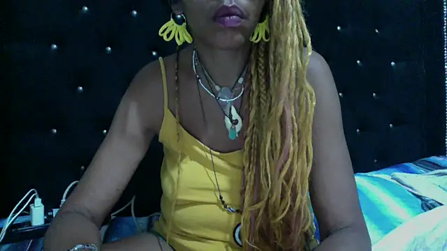 Ladyzee25 online show from October 2025 11:40:03 PM
