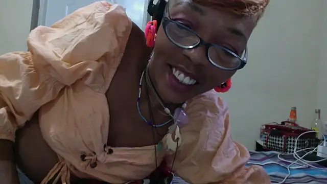 Ladyzee25 online show from October 2025 02:08:02 PM
