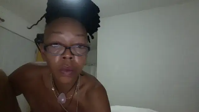 Ladyzee25 online show from September 2025 05:47:02 AM