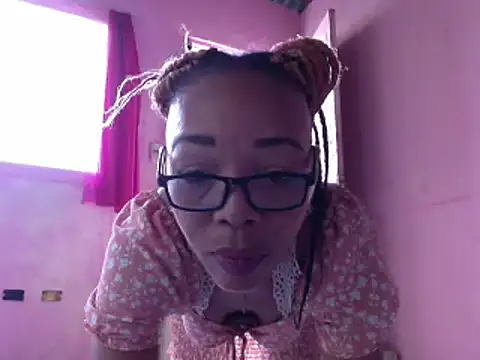 Ladyzee25 online show from May 2026 04:31:02 PM