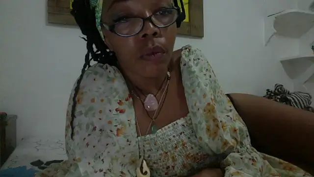 Ladyzee25 online show from September 2025 11:33:02 PM