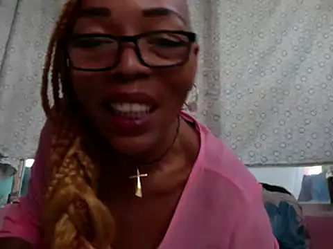 Ladyzee25 online show from May 2026 10:50:02 PM