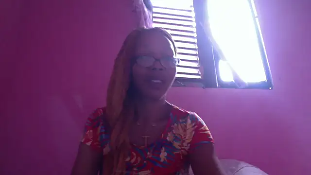 Snapshot of Ladyzee25 chatting on November 2025 04:40:02 PM Ladyzee25 online show from November 2025 04:40:02 PM