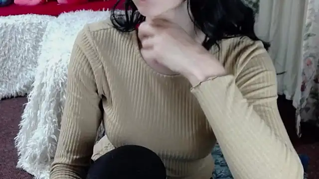 Maddison Summer online show from December 2025 11:23:01 AM