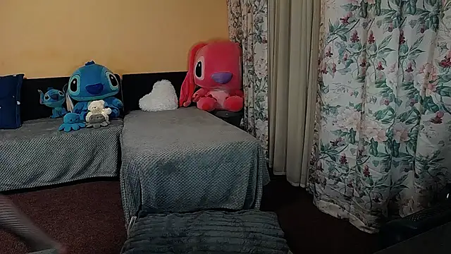 Snapshot of Maddison_Summer chatting on November 2025 10:57:01 PM Maddison Summer online show from November 2025 10:57:01 PM