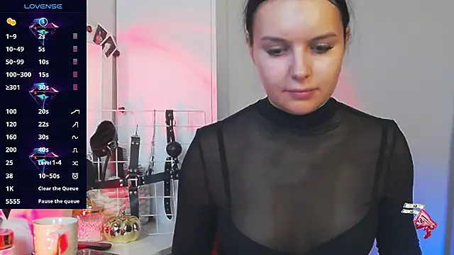 Miss Vic online show from November 2025 04:10:01 PM