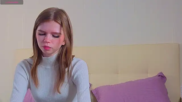 Snapshot of AmityDilley chatting on October 2025 06:12:02 AM AmityDilley online show from October 2025 06:12:02 AM