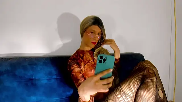 Snapshot of SweetDesaire1 chatting on October 2025 04:54:02 PM SweetDesaire1 online show from October 2025 04:54:02 PM